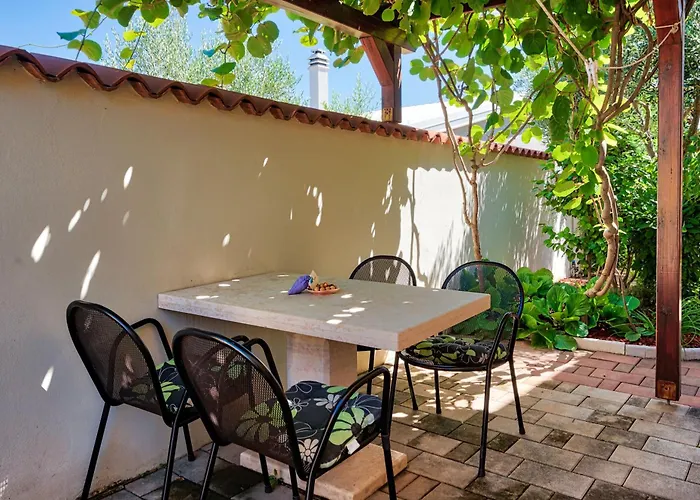 Teuta_commodious At The 아파트